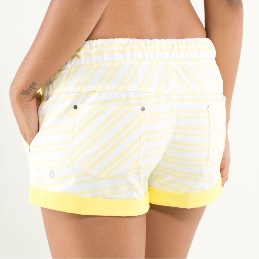 RARE- Lululemon Play All Day Shorts Twin
Stripe Sizzle